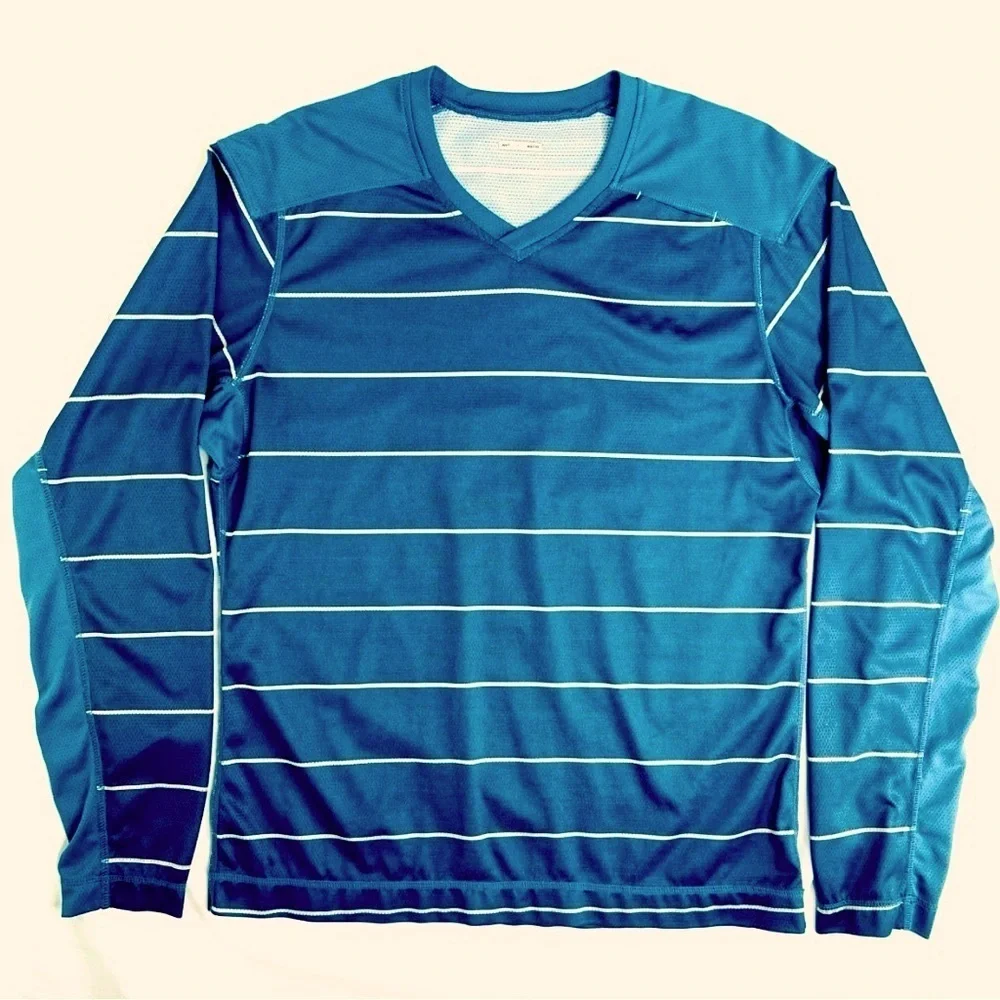 Lululemon Mesh Long V Sleeve Shirt, blue and white stripes